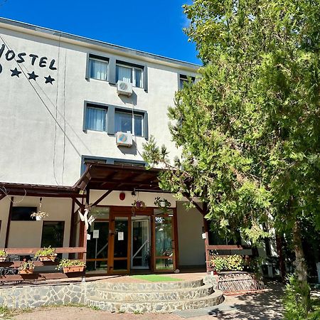 Hostel Horia Plopeni Exteriör bild