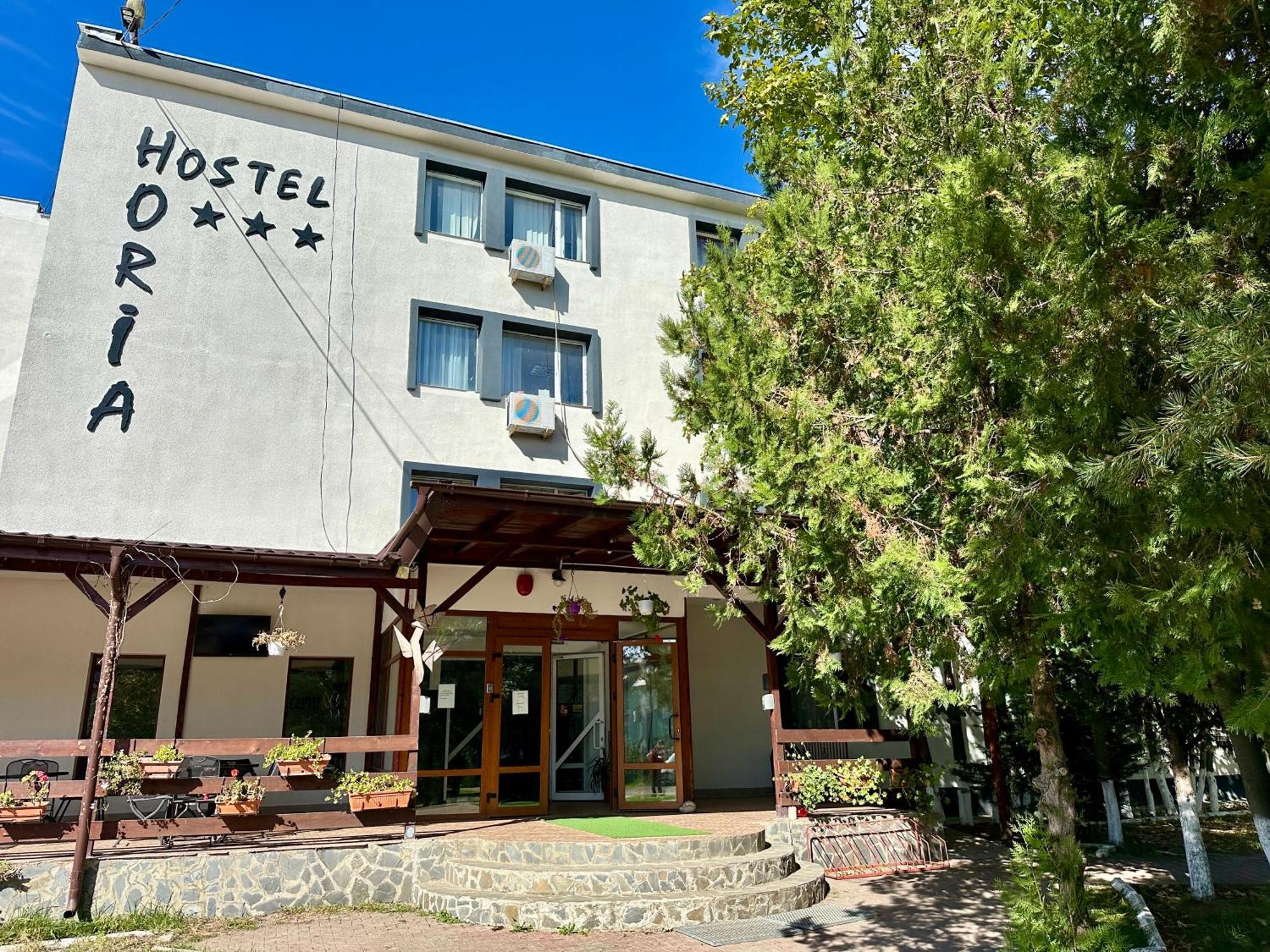 Hostel Horia Plopeni Exteriör bild